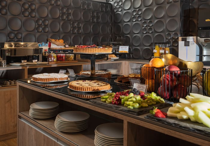 Iqhotel Firenze Breakfast 01